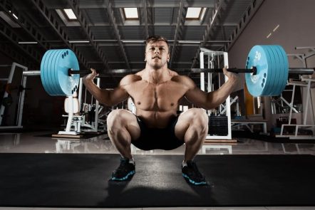 Musculation : faut-il s’entraîner avec ou sans chaussures ?
